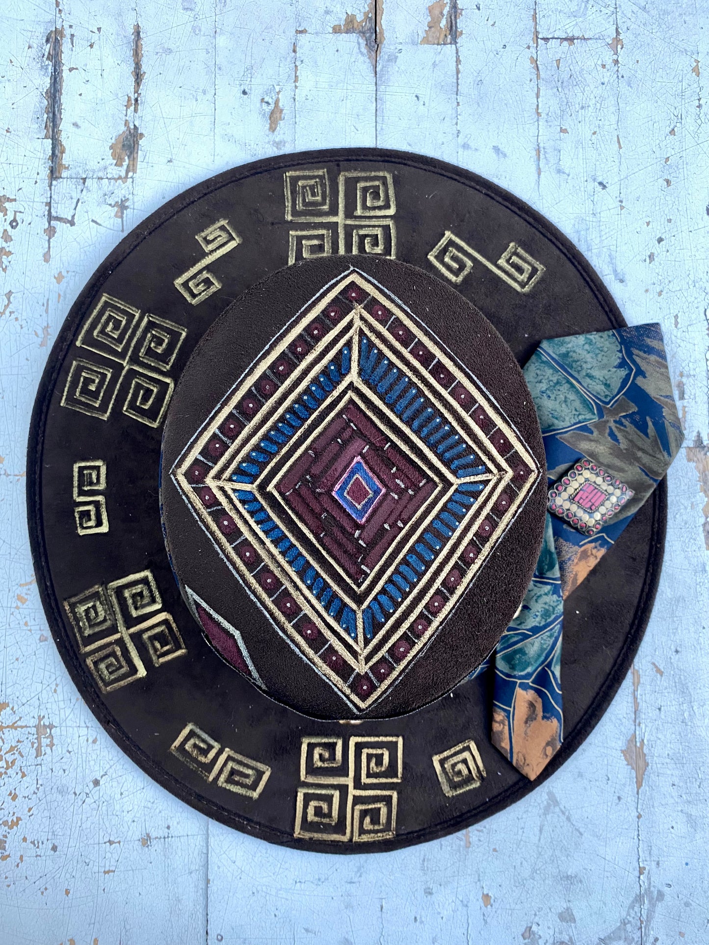 Geometry Balance. Royal hat